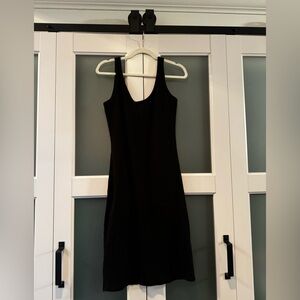 PERFECTWHITETEE RIBBED BLACK MIDI DRESS. SIZE MEDIUM. NWOT🖤